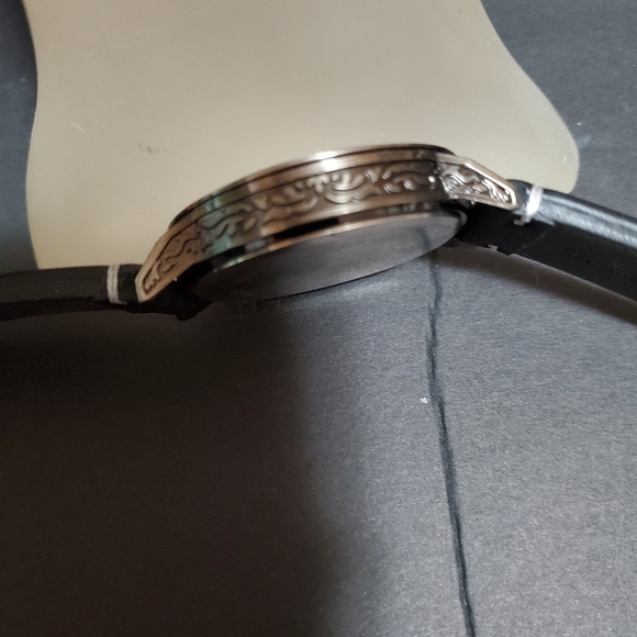 Watch - Picture 6 of 8